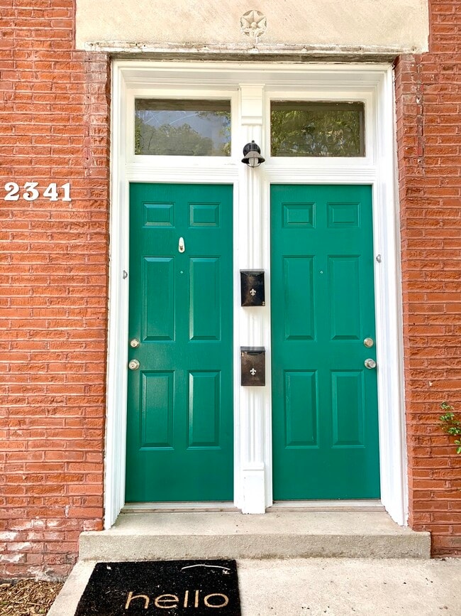 Foto del edificio - 2341 W Belden Ave