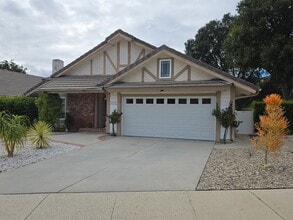 Building Photo - 6797 Oak Forest Dr