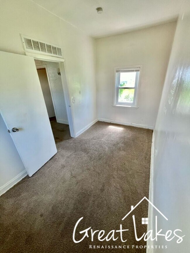 Foto del edificio - $200 OFF FIRST MONTH'S RENT: Charming 2 be...