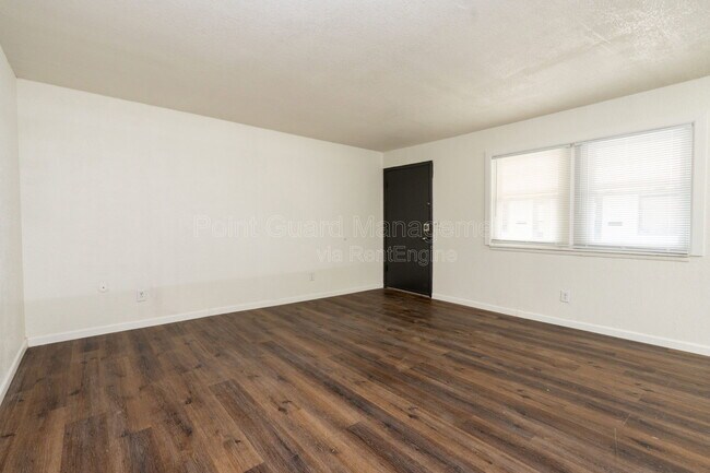 Foto del edificio - 750 W Dayton Ave