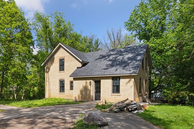 Building Photo - 2532 Eitel Rd