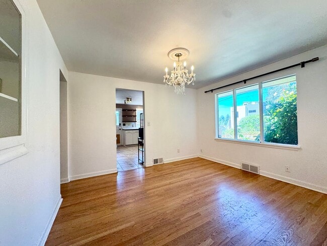Building Photo - Phinney Ridge Home