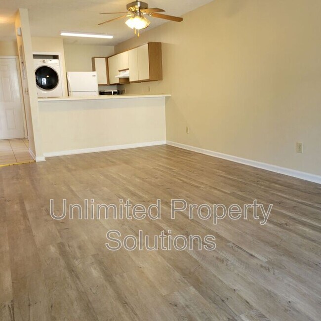 Building Photo - 207 Sunn Aire Ct
