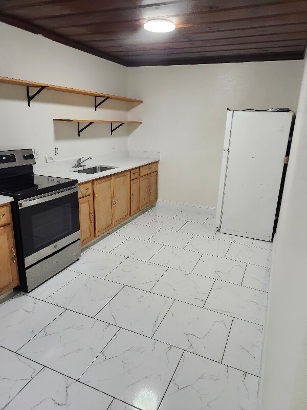 Foto del edificio - 1335 E Bay St