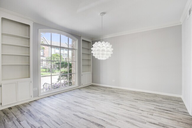 Foto del edificio - 7527 Del Monte Dr