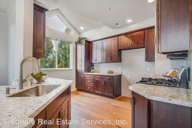 Building Photo - 2 br, 2 bath House - 615 6th St #405