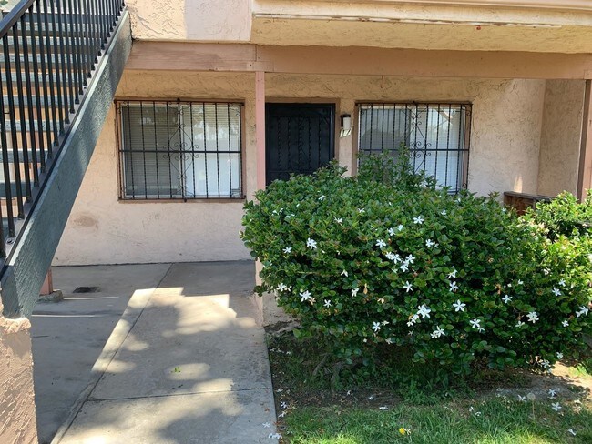 Foto del edificio - 855 W San Ysidro Blvd