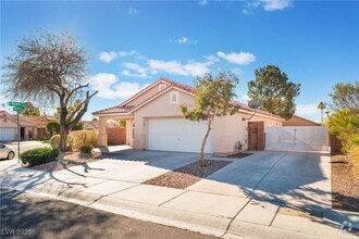 Building Photo - 8005 Shady Glen Ave