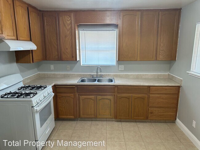 Foto del edificio - 3 br, 2 bath House - 1547 E. Karen Ave.