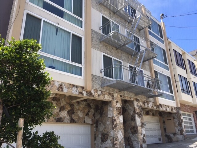 Primary Photo - 435 43rd Ave