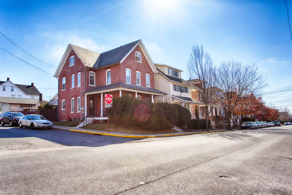 Primary Photo - 301 S Main St