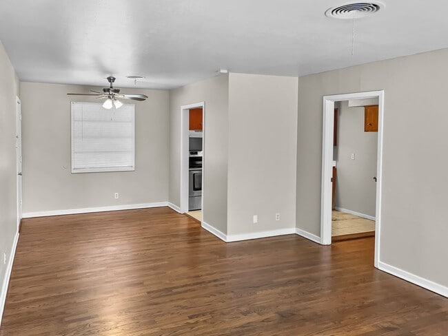 Building Photo - Charming 3-Bedroom Home in Desirable Fort Worth Neighborhood