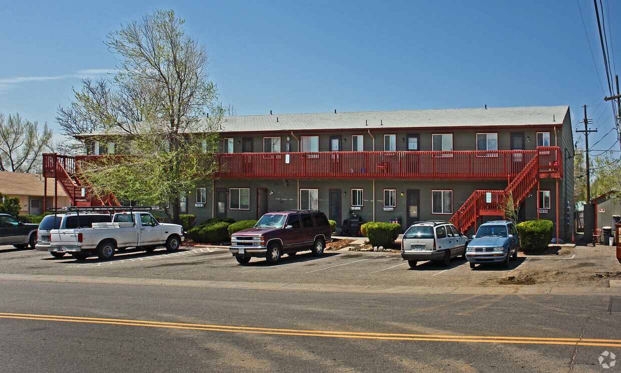 Primary Photo - 201 N Carr Ave