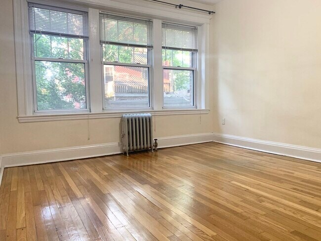 Building Photo - 333 Harvard St