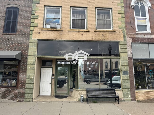 Building Photo - 105 2nd St E