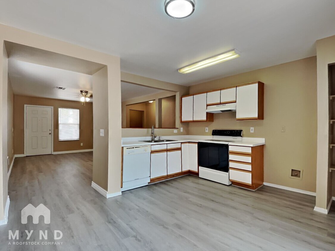 Foto principal - 11793 W Dahlia Dr