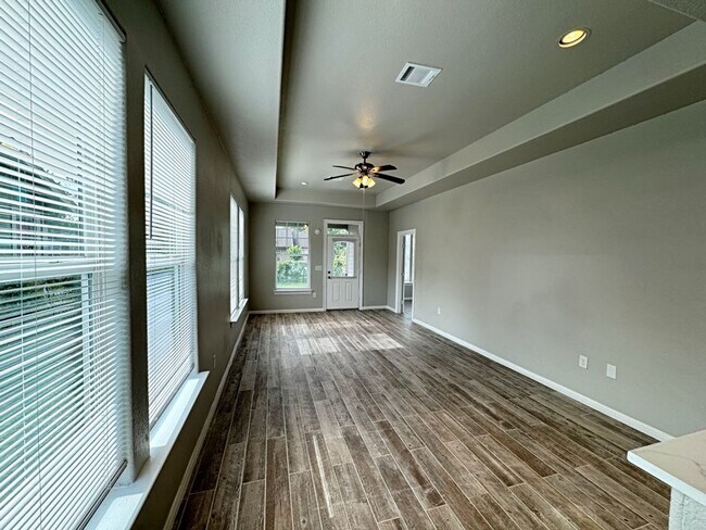 Building Photo - 2440 Rusk St., Beaumont, TX 77702