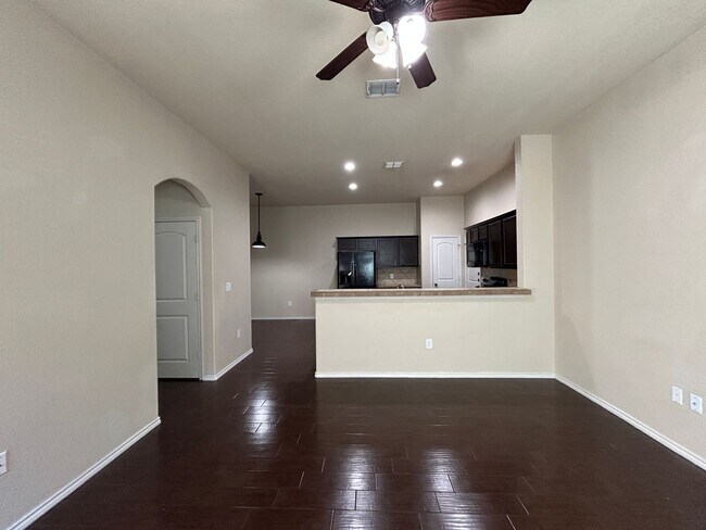 Foto del edificio - Fridge / No Carpet / Fenced in Yard / Large Back Patio / Xeriscape Front Yard / CISD