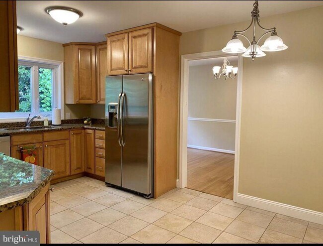 Building Photo - 1040 Warbler Pl