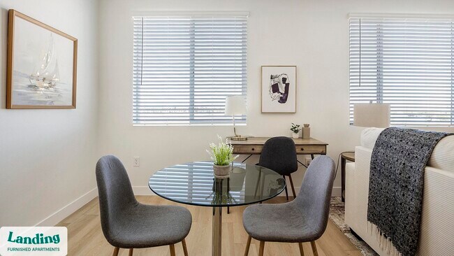 Foto del edificio - 255 N Camino Mercado