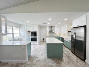 Building Photo - 6376 Breckenridge Cir