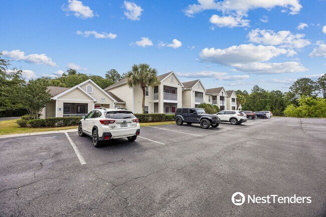 Foto del edificio - The Perfect One Bedroom Ground Floor Unit