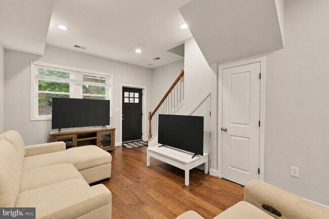 Foto del edificio - 1177 3rd St NE