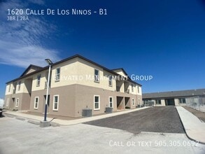Building Photo - 1620 Calle de los Ninos Ave