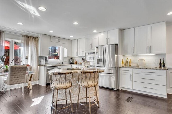 Building Photo - 54 Basswood Cir NE