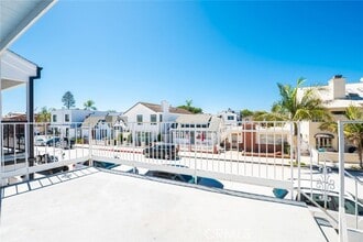 Building Photo - 310 Alvarado Pl