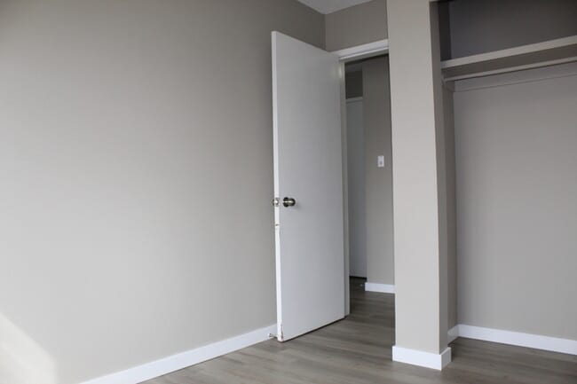 Building Photo - Oasis Apartments