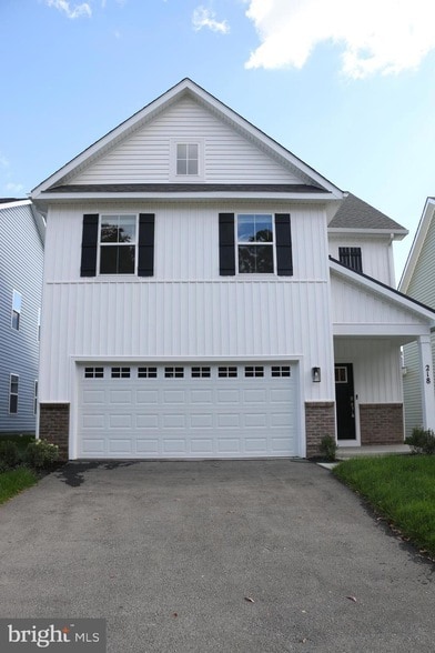 Building Photo - 218 Munsee Cir