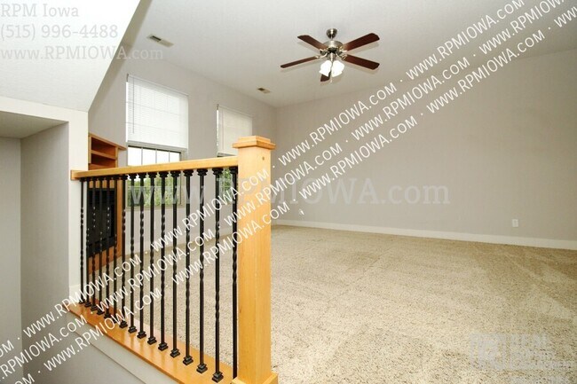 Foto del edificio - 3600 SE Glenstone Dr