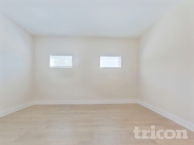 Foto del edificio - 446 Cantrell Dr