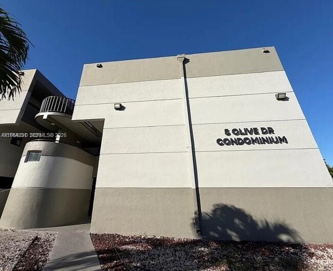 Foto del edificio - 5 Olive Dr