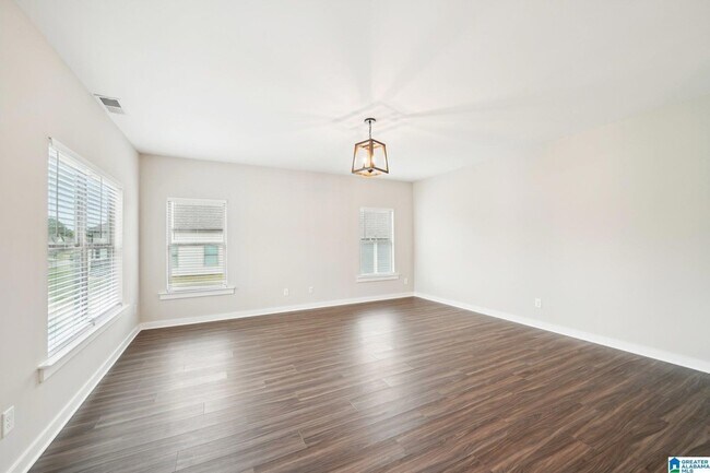 Building Photo - 460 Troubadour Ln