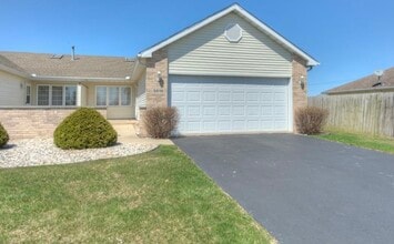 Building Photo - 5616 Jaskula Ln