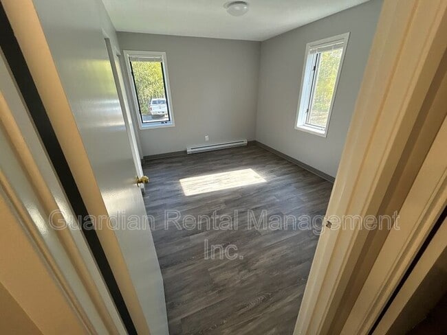 Building Photo - 117 Centennial Dr