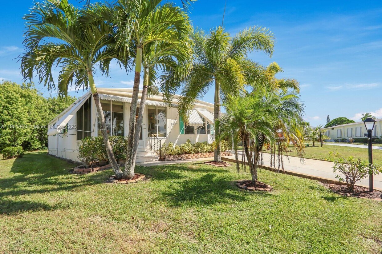 Foto principal - 8191 SE Homestead Ave