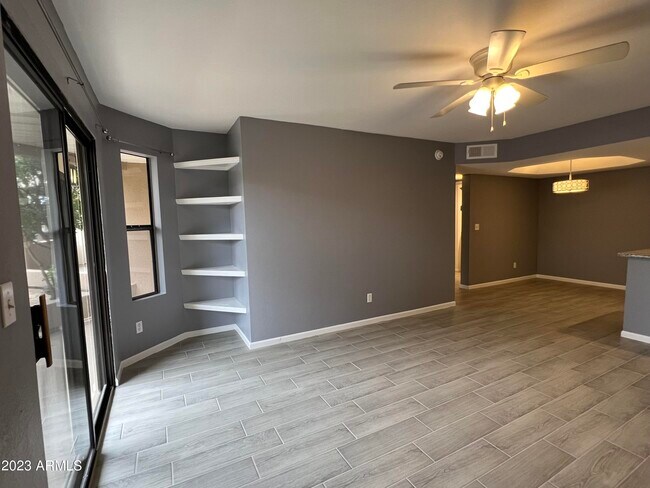 Foto del edificio - 4850 E Desert Cove Ave