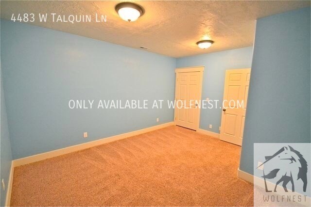 Building Photo - Lovely 4 Bedroom Daybreak Basement Unit! N...