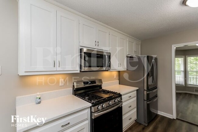Building Photo - 1116 Fieldstone Dr