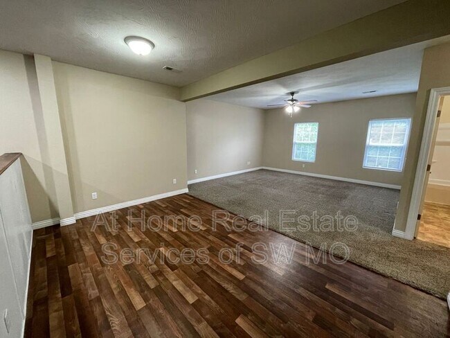 Building Photo - 625 S Main Ave