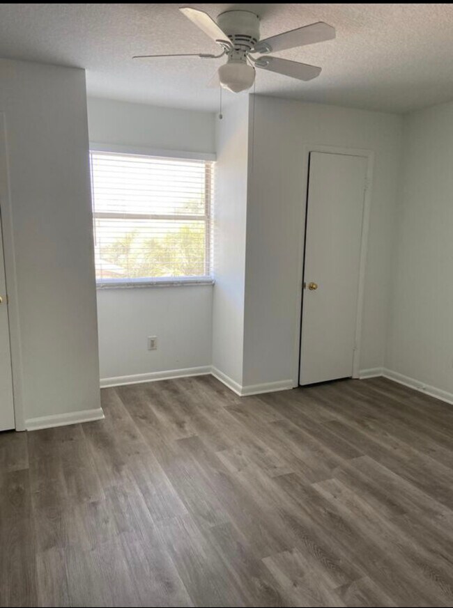 Dormitorios 2 y 3 con baño propio. - 183 11th Ave N