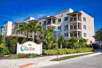 Building Photo - 830 The Esplanade N