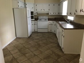 Building Photo - 2316 Bower Dr