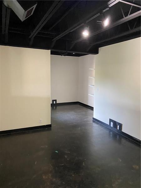 Building Photo - 5434 Peachtree Rd