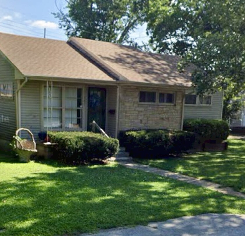Primary Photo - 400 Sylvan Terrace