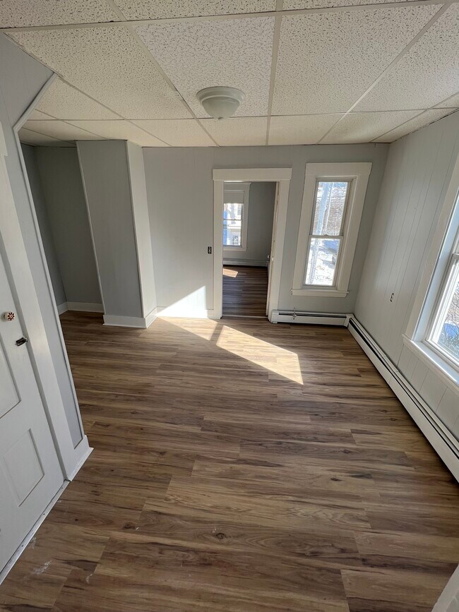 living room - 86 Hampshire St