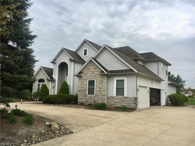 Building Photo - 35438 Nightshade Ln